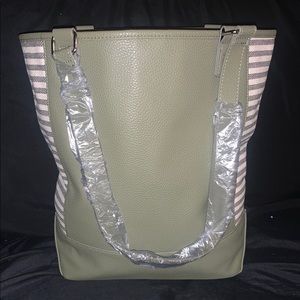 Colorblock tote olive green